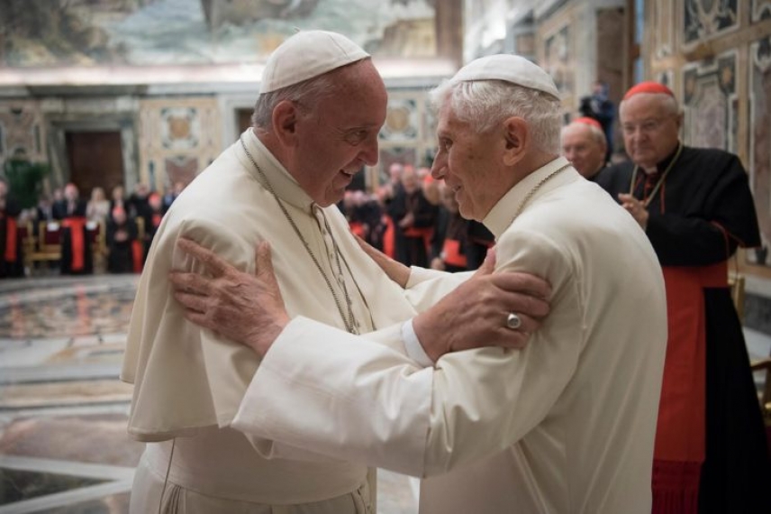 Đức Thánh Cha Phanxicô thăm viếng Đức Giáo Hoàng Benedict XVI